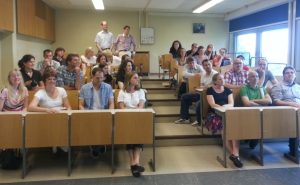 Gruppe im Physiksaal
