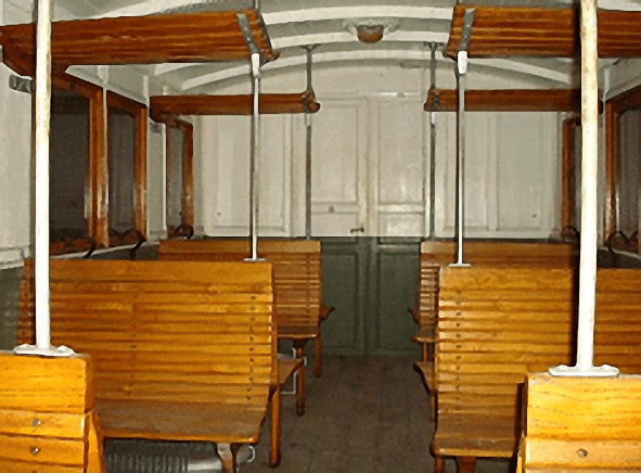 Innenausstattung der Holzklasse